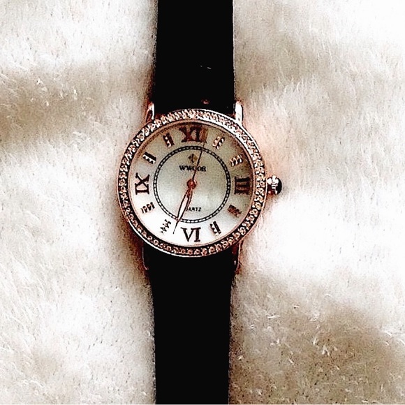Gorgeous Vintage Style crystal black leather watch. main image 5